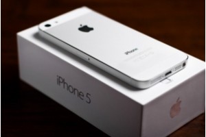 Компания «Клеопатра» объявляет о начале накопительной акции. Главный приз - Apple iPhone 5. 